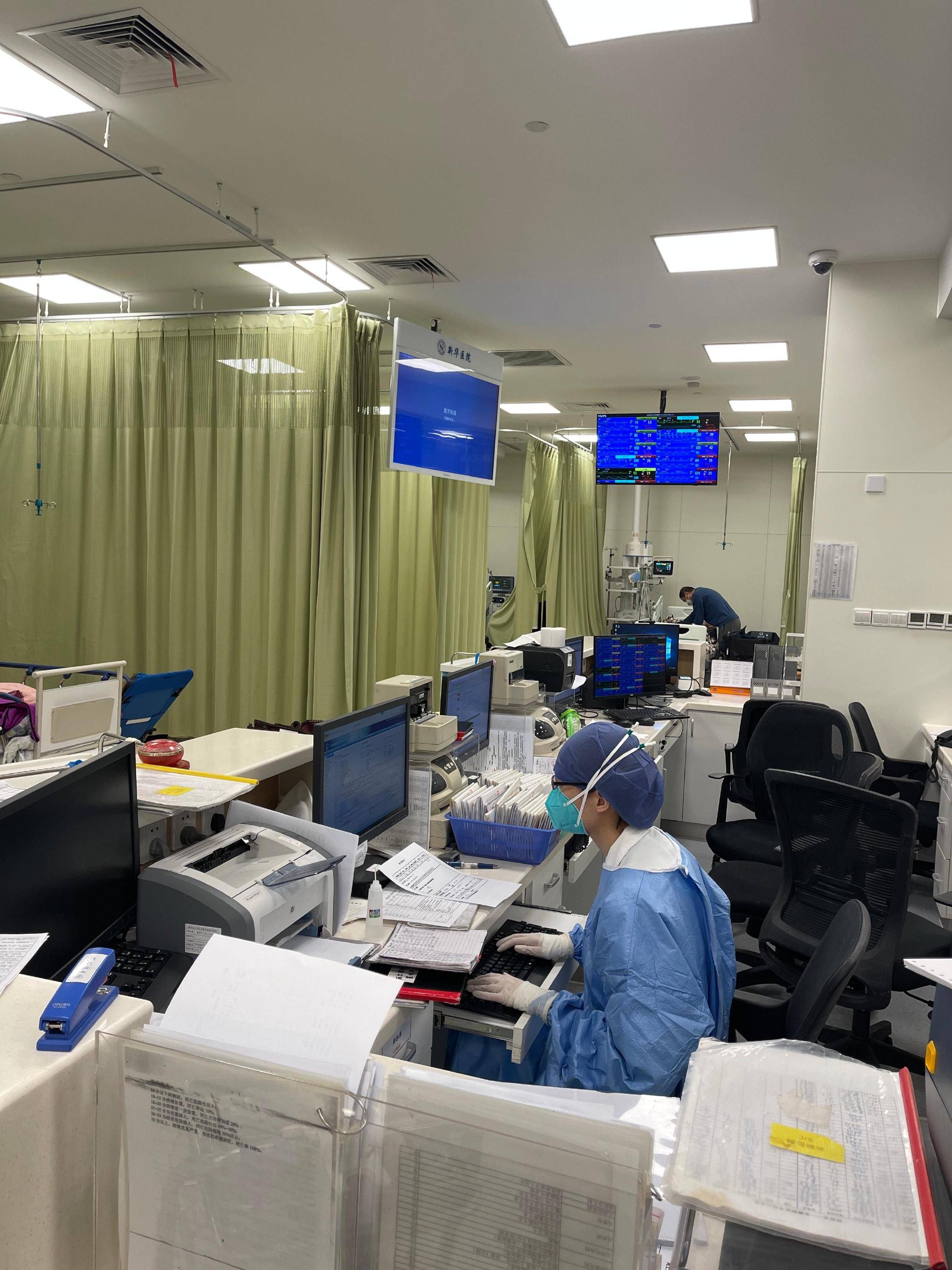 成人急诊抢救室.本文图片均为受访者 供图