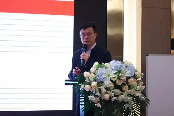 （全国旅游标准化技术委员会主任、文化和旅游部科技教育司原司长孙若风）