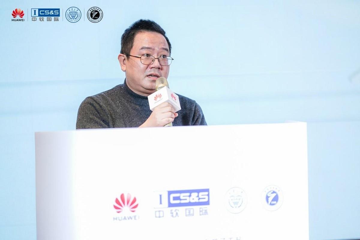 　　华为重庆副总经理 郑伟
