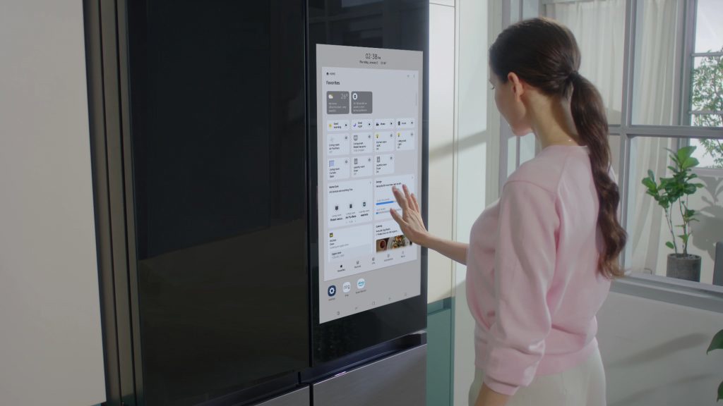 三星：三星推出Bespoke Family Hub 冰箱，带有32英寸大屏