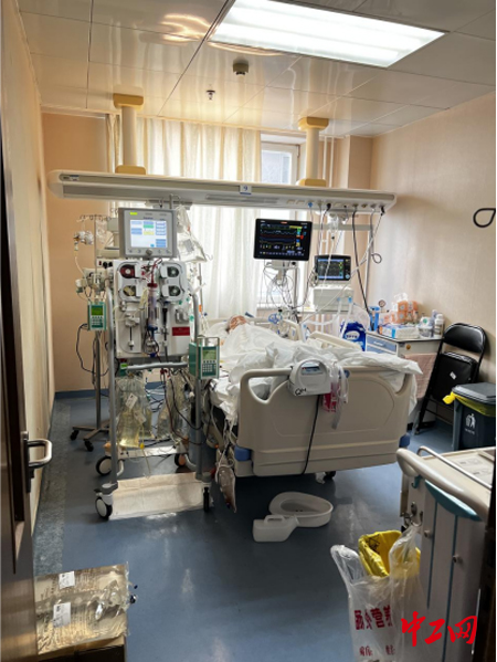 【疫情防控"新十条"发布之后⑦】重症病房见闻:这里是拯救生命的最后