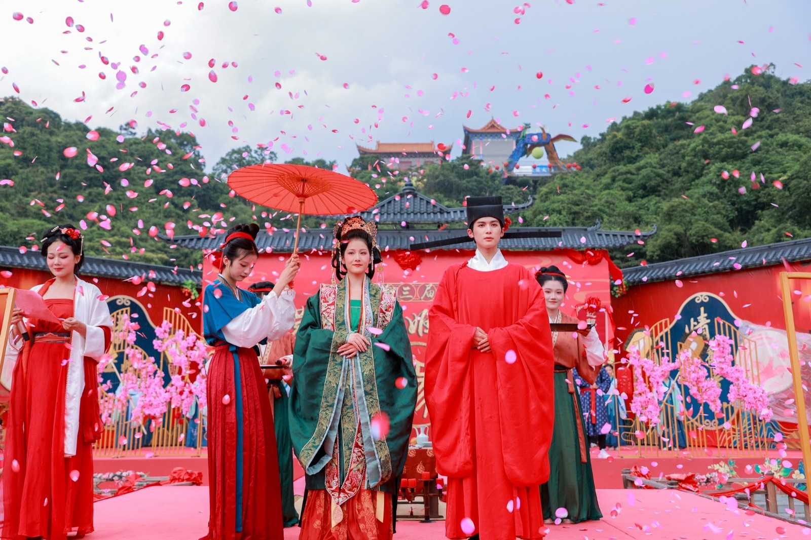 宋风汉式婚礼走秀.