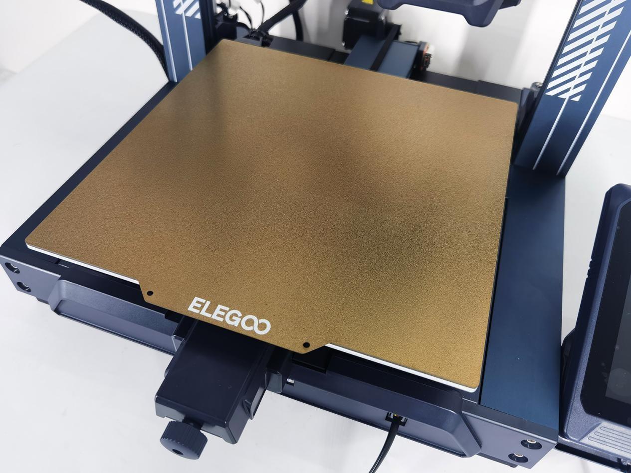 　　ELEGOO Neptune3 Pro 创新PEI涂层+弹簧钢+软磁贴打印平台