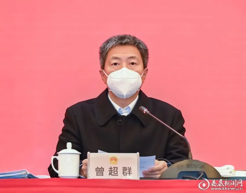 娄底市委副书记,市长曾超群宣读大会临时党组名单.