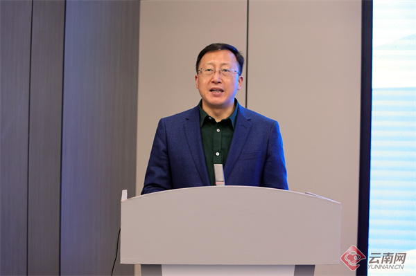 云南省委宣传部副部长,省电影局局长翟玉龙现场致辞 陈飞 摄