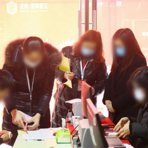 　　△正黄·金域香江一期交付实拍图