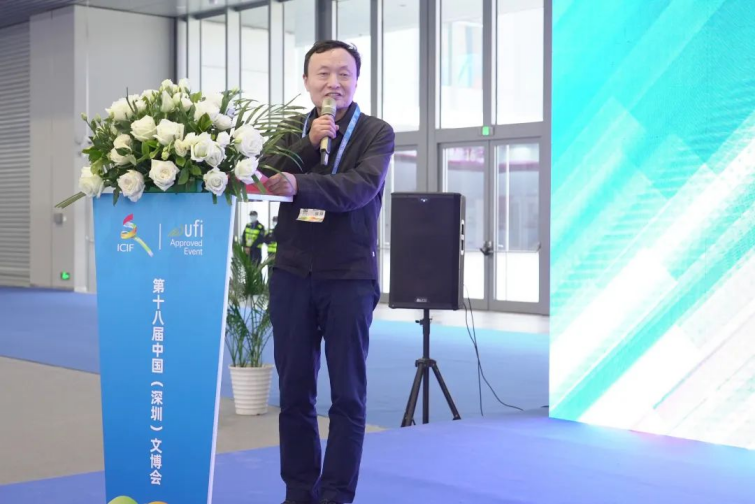 项目策划人王军致辞。 （洲明科技供图）