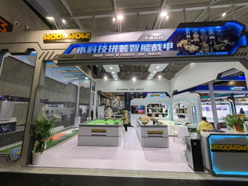 　　木喔“木科技拼装智能战甲”展厅设计图览