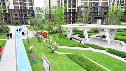 　　△正黄·金域香江一期交付实拍图