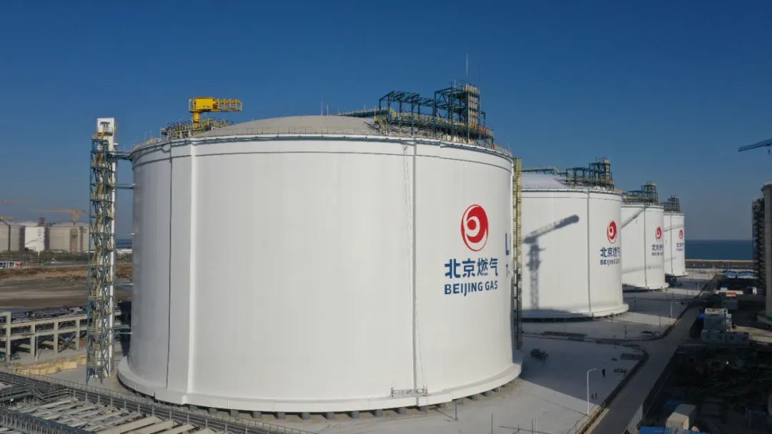 保供有我北京燃气天津南港液化天然气应急储备项目一期工程实现机械