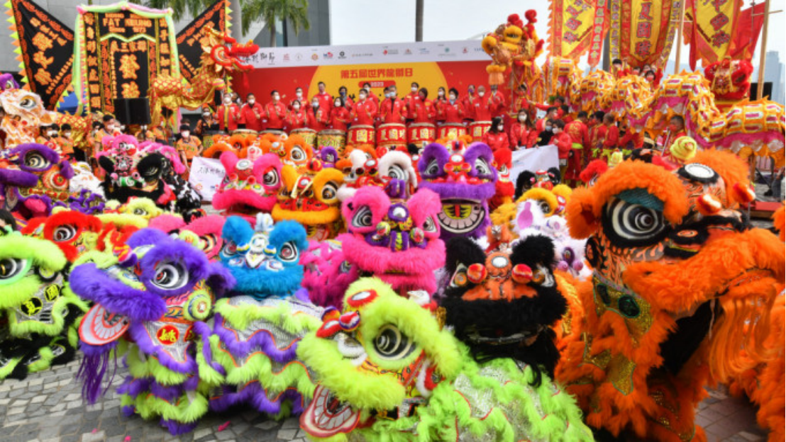港媒：因疫情停办3年的“香港龙狮节”今日回归，场面十分热闹