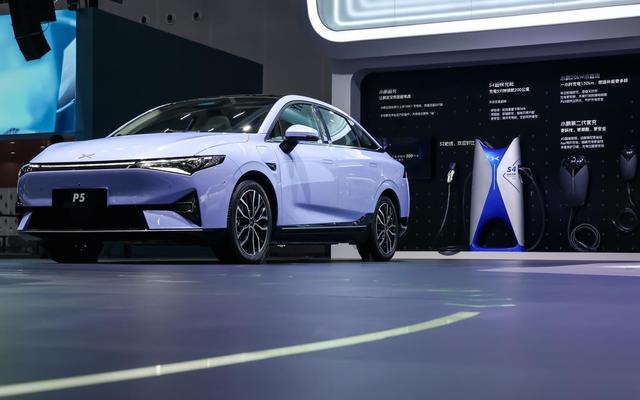 小鹏S4超充桩 图/企业官网