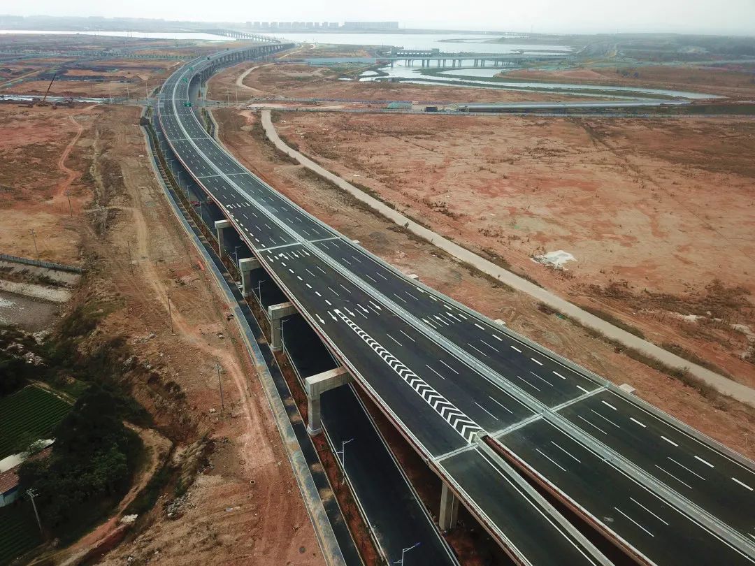 溪东路莲河段高架桥(市交通执法支队质安大队供图)