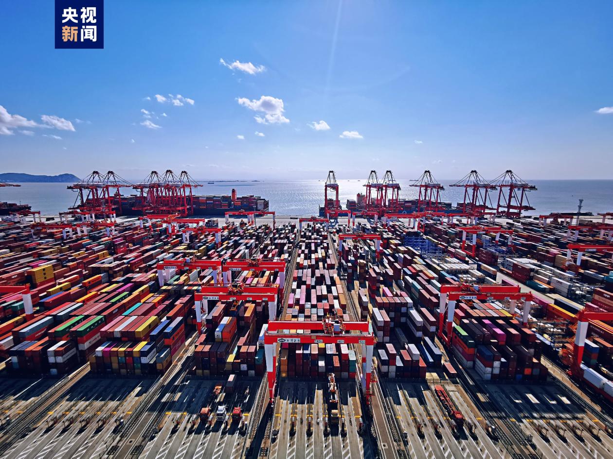 上海港集装箱吞吐量连续十三年排名全球第一|上海港_新浪财经_新浪网