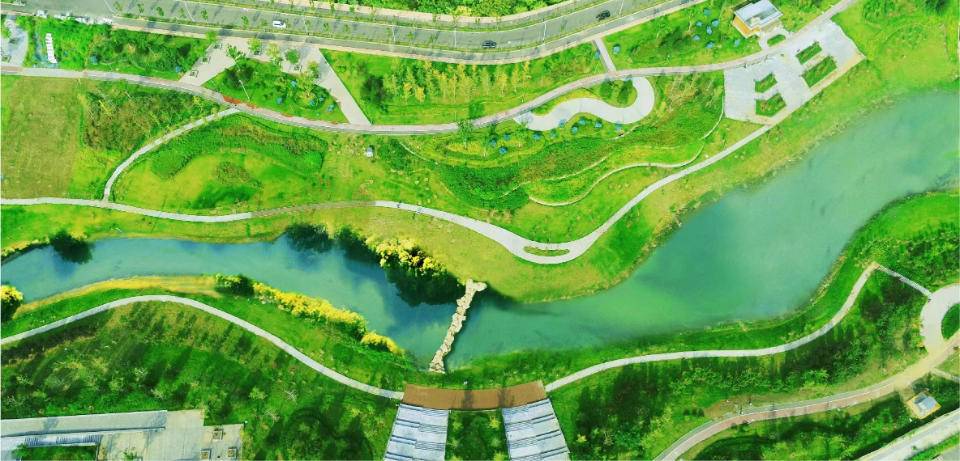 (雪山片区,雨中的韩仓河景观带)在济南东最后的生态留白即将收官之际