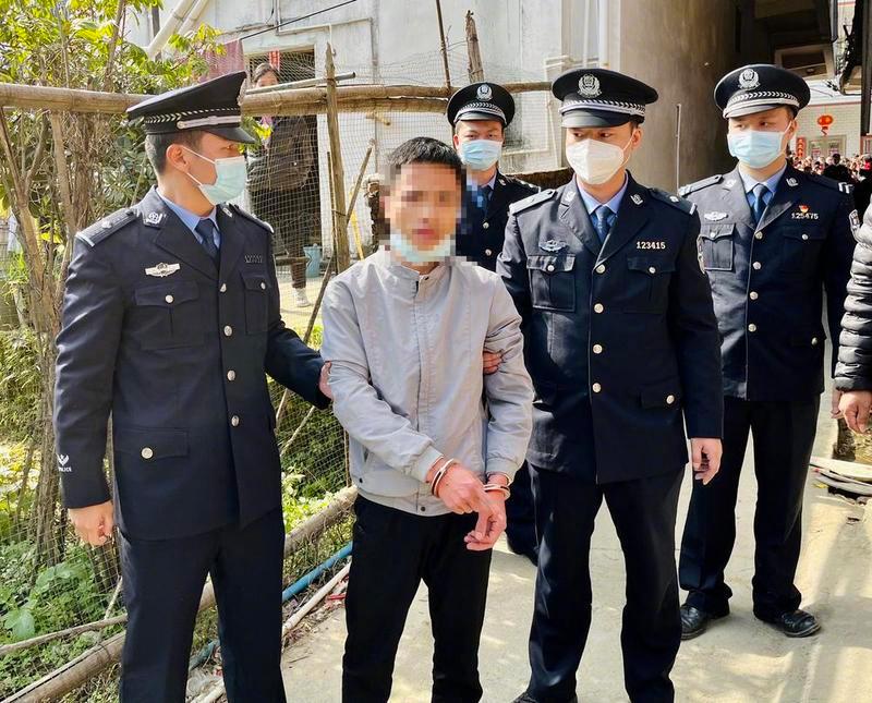 抓获犯罪嫌疑人 温纬韬 摄