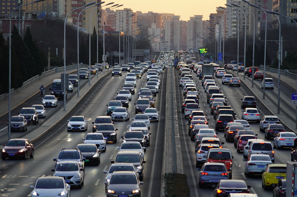北京新年首个工作日,上班路上的车流回来了!