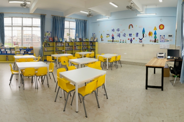 　　里仁·上坣小学图书馆