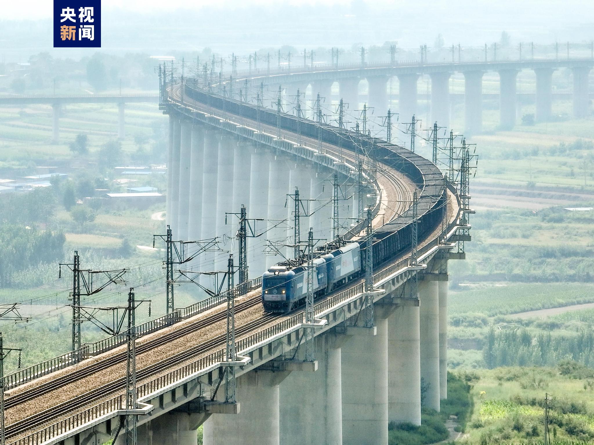 瓦日铁路年运量首次突破1亿吨|铁路_新浪财经_新浪网