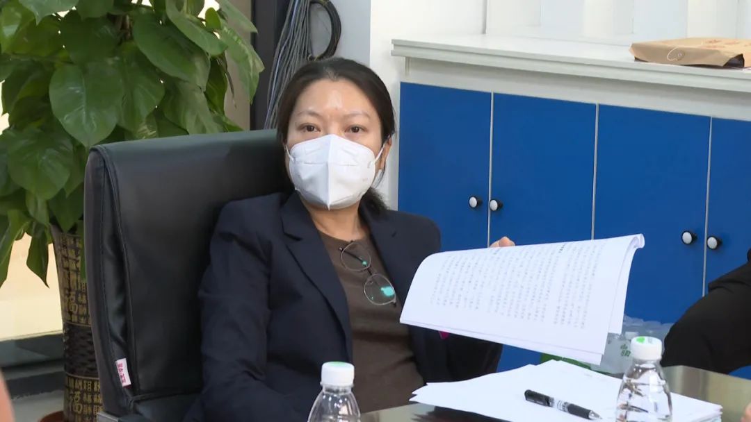 保亭黎族苗族自治县委副书记,县长王惠仙参加经济贸易