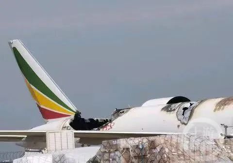 ▲埃塞航飞机机身严重受损。  图片来源/受访者供图