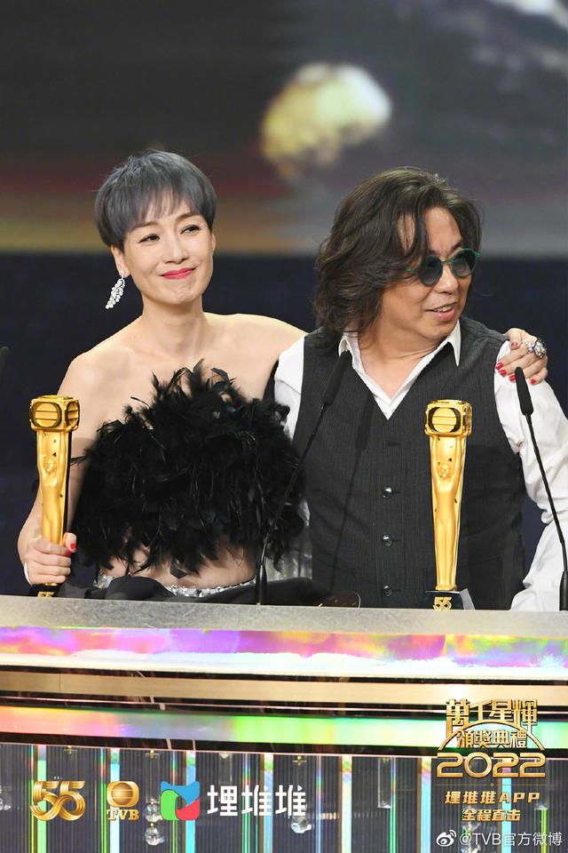 图为主演江美仪(左),林敏骢.