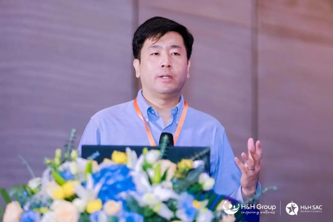 　　清华大学医学院副院长、教授程功