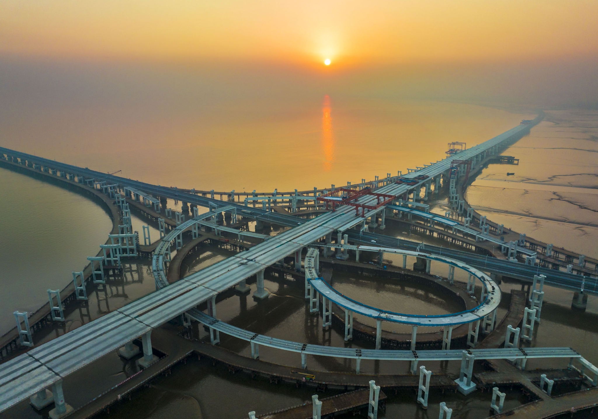 杭甬复线滨海互通立交有序推进