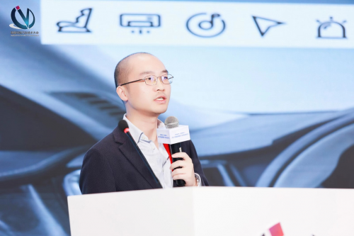 　　极豆科技副总裁&产品中心总经理陈涵轩