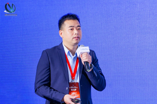 　　芯海科技汽车电子MCU产品线市场总监 杨乐