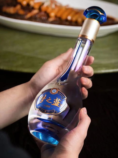 喝洋河酒 过祥和年