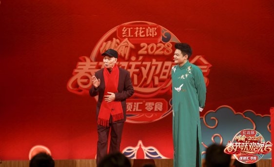 　　图:“川渝男神”的李伯清重回大荧幕