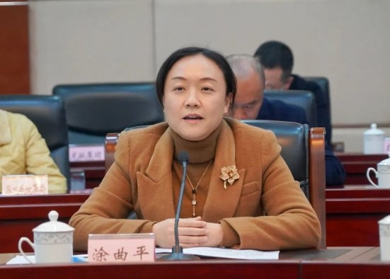 　　△泸州市龙马潭区委书记、长开区党工委书记涂曲平