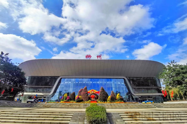 柳州机场候机楼(姜虹/摄)