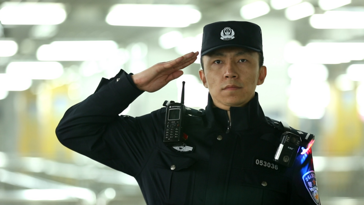 最美警察| 北京地铁"猎狼"人,扫一眼就能辨"色狼"_新浪财经_新浪网