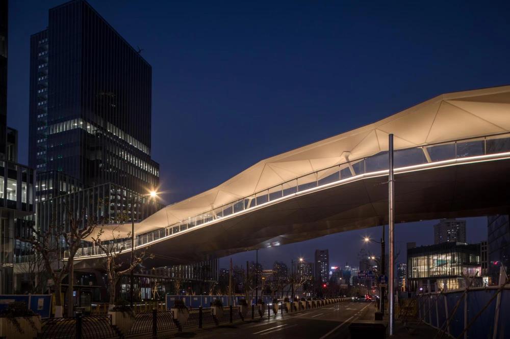 首创上海多个第一!北外滩空中连廊示范段一期完工,二期开工