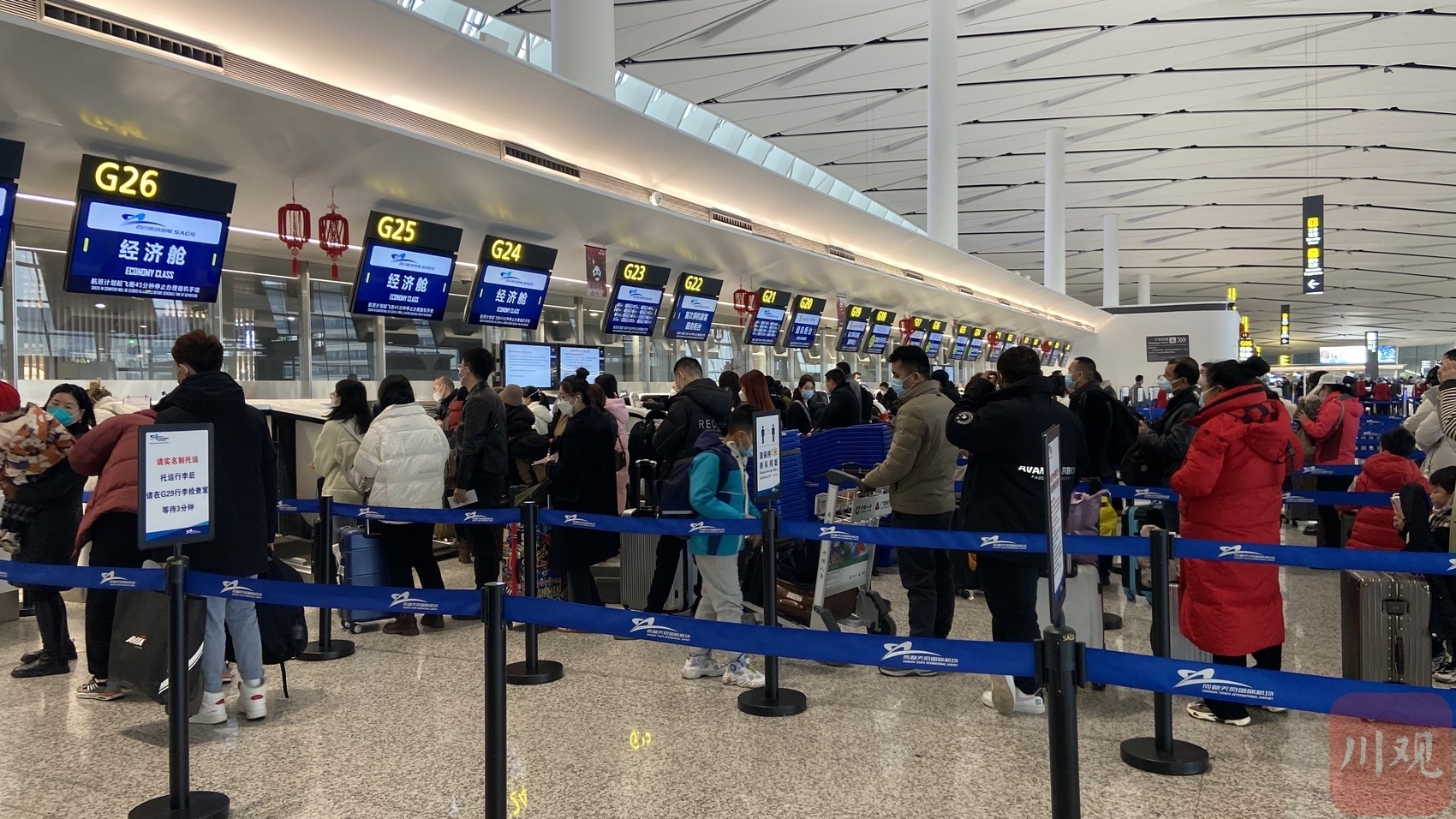 成都天府国际机场出发大厅.(四川在线记者 兰珍 摄)