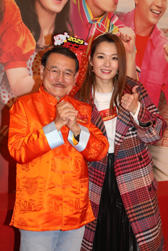 刘丹与剧组共贺79大寿 谈及儿子刘恺威带女友回港过年