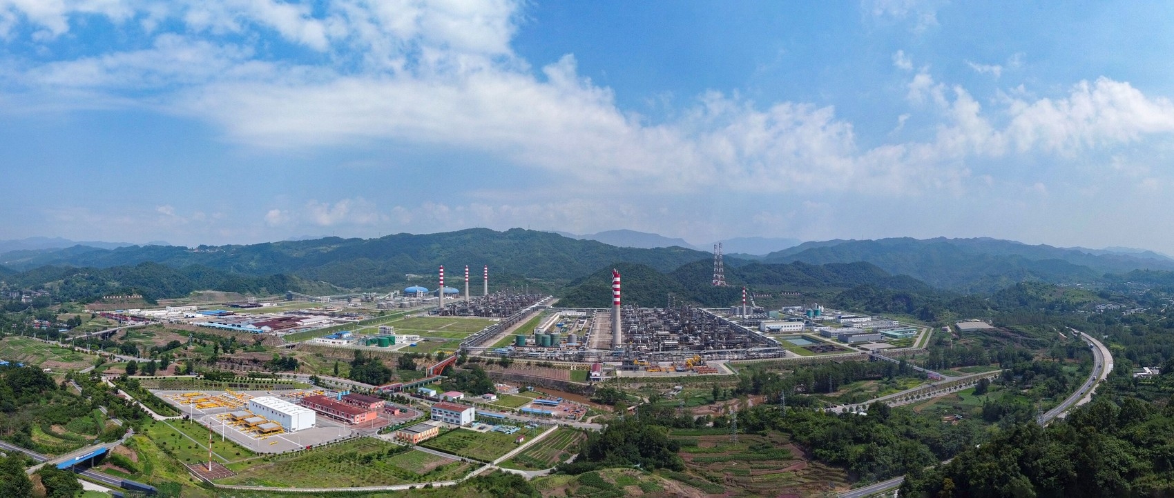 开发区位于达州市宣汉县普光镇,是达州加快建设万达开天然气锂钾综合