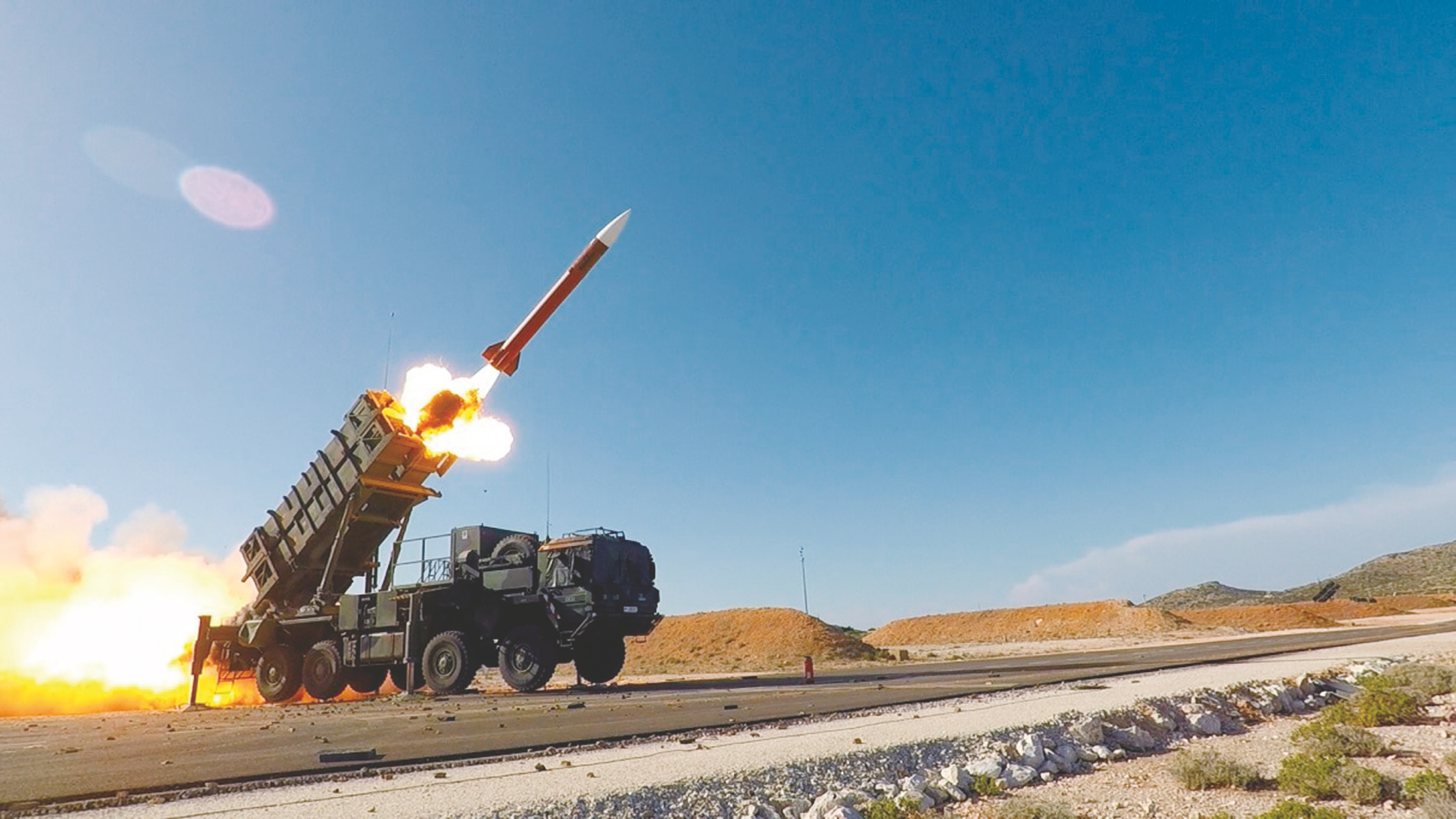     "爱国者"导弹防御系统发射瞬间 (资料图)