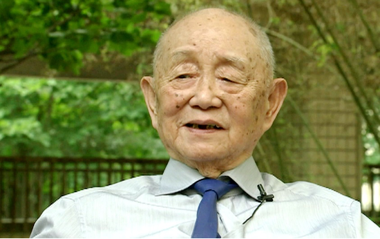 图：著名艺术家黄永玉