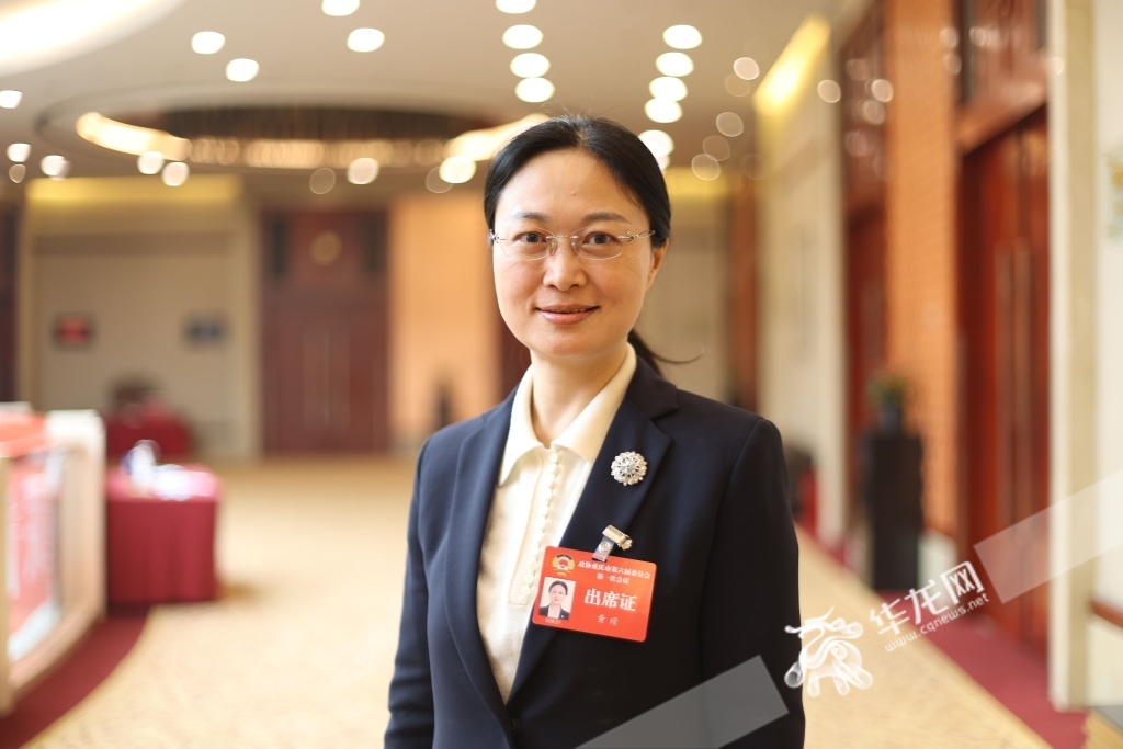 重庆市政协委员黄莹.华龙网-新重庆客户端记者 罗杰 摄