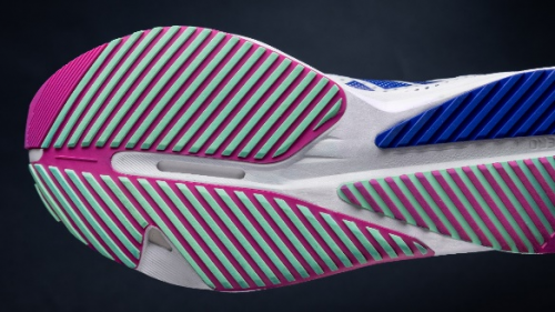 　　ADIZERO SL系列致力于“下一步，会更快”