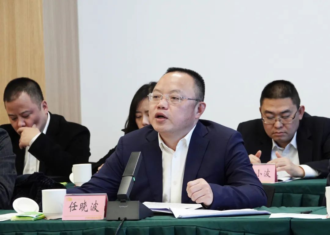 古蔺县委书记任晓波主持召开郎酒高质量发展专题座谈会:加压加力加速