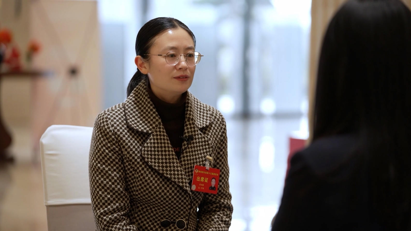 省政协委员,巴中市副市长任小娟.卢春阳 摄