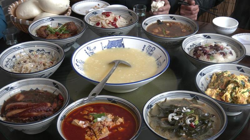 陕州特色美食——十碗席.段磊 摄