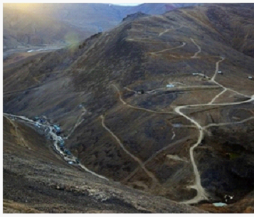 ↑火烧云矿区全貌，图据新疆维吾尔自治区自然资源厅官网