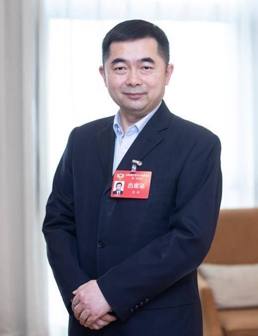 重庆市政协委员黄伟:建议成渝地区双城经济圈把航空产业纳入未来发展重点方向_手机新浪网