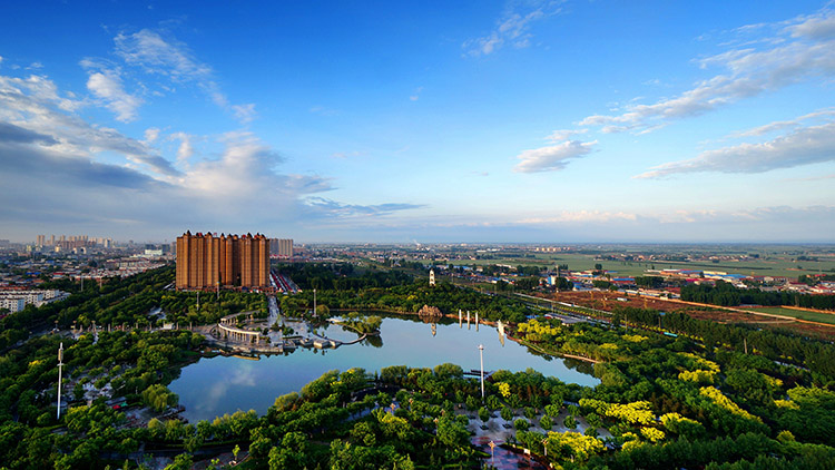 鸟瞰辛集润泽湖公园. 陈小路摄