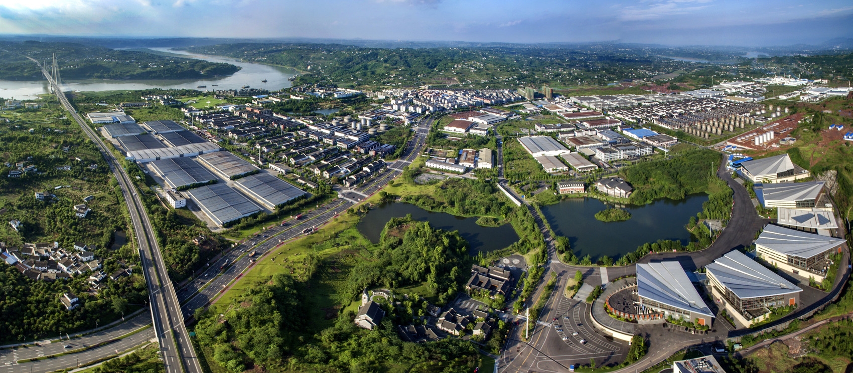 四川泸州白酒产业园区.杨涛摄